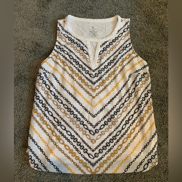 Key hole chain design tank top. Size medium. - Picture 1 of 9